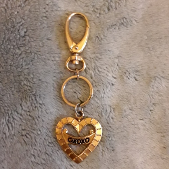none Jewelry - Keychain gold tone,w heart and XOXO Init